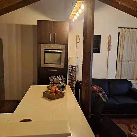 To Apokentro * Alona