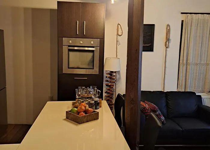 To Apokentro * Alona