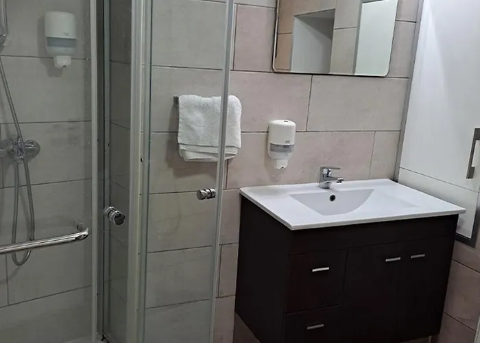 To Apokentro * Alona