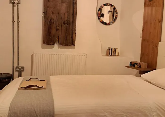 To Apokentro Lantställe Alona